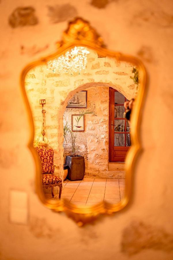 Domaine De La Croix Du Vexin Bed & Breakfast Themericourt Bagian luar foto